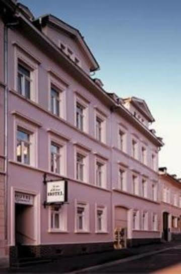 Kleine In Ruhiger Stadtlage